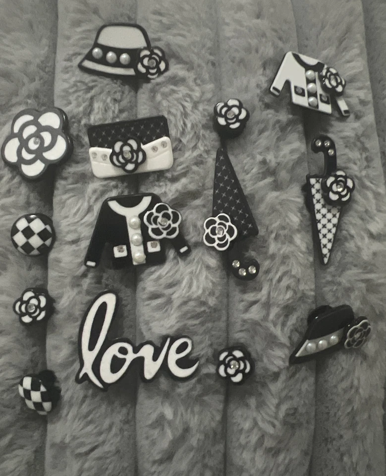 Dijes de cocodrilo de 14 piezas Foto 1 de 1