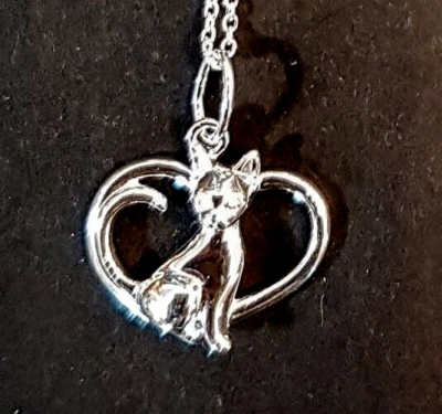 Collar colgante Avon de plata esterlina para gato en caja nuevo de stock por amor a los animales Foto 1 de 4