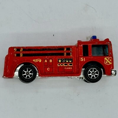 HOT WHEELS FIRE ENGINE VINTAGE RED Malaysia 1976 - Image 1 of 4