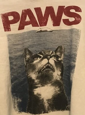 Camiseta divertida Paws Cat para perseguir al ratón Foto 1 de 4