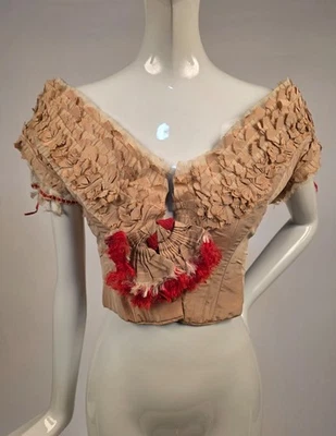 VESTIDO DE BAILE VICTORIANO DE ALTA COSTURA FRANCÉS AÑOS 1860 CORPIÑO CON RICOS VOLANTES + BOTONES ESTRELLA Foto 1 de 4