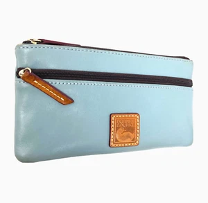 Dooney Bourke Sky Azul Cuero Liso Largo Billetera Top con Cremallera y Cremallera Frontal Bolsillo - Imagen 1 de 6