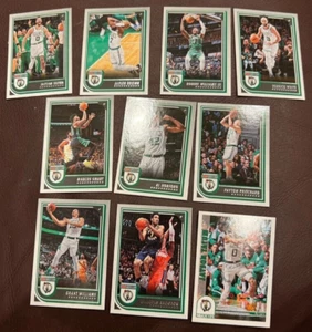 Lotto 25 carte BOSTON CELTICS 2022 2023 con set squadra HOOPS (12) 2022-23 giocatori - Foto 1 di 2