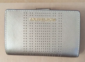 Michael Kors Mujeres Mediano Doble Cremallera Portatarjetas de Crédito Billetera de Identificación Oro Pálido - Imagen 1 de 4
