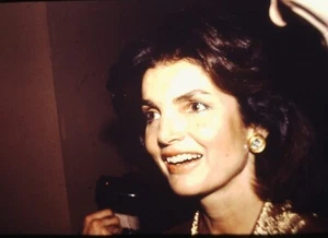 JACKIE KENNEDY ONASSIS - Original Vintage 35mm PORTRAIT Dia - Bild 1 von 2