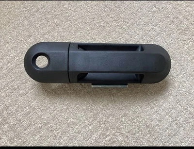 Maçaneta frontal externa preta texturizada lado esquerdo do motorista para Explorer Mountaineer - Imagem 1 de 3