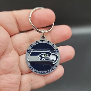 Seattle Seahawks Siskiyou Sports 2004 Pewter NFL Football Keychain Round Metal - Picture 1 of 5