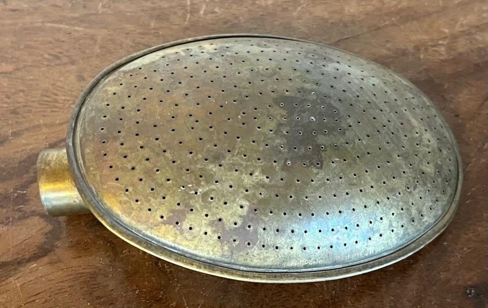 Antique Haws Brass Garden Sprinkler Head Spout Attachment from a Watering Can Foto 1 de 4