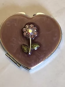 SPRING STREET HEART SHAPED COMPACT DUAL MIRROW CRYSTAL FLOWER - Picture 1 of 6
