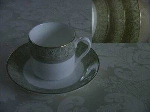 Royal Doulton - Sonnet - Coffee Cup / Saucer - Picture 1 of 1