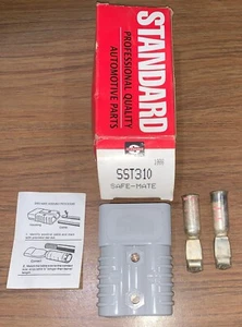 Battery Connector Standard Motor Products SST310 New Old Stock - Picture 1 of 1
