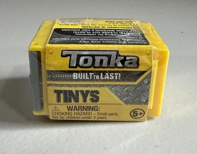 Camión cisterna Tonka Tinys by Sunrise Series 6 2018 en garaje apilable amarillo Foto 1 de 4