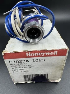 NIB Honeywell Minipeeper Ultraviolet Flame Detector C7027A 1023 - Picture 1 of 5