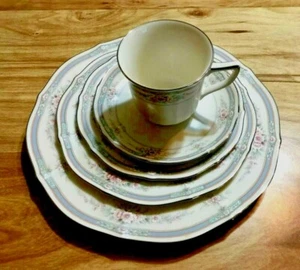 Noritake ROTHSCHILD Patrón 5 Piezas Lugar Setting 7293 EXCELENTE ESTADO - Imagen 1 de 3