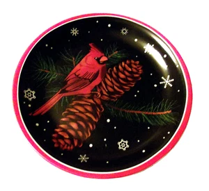 Plato A.C. Moore Rojo Cardenal Navidad 8" Con Borde Rojo Recortado - Imagen 1 de 2