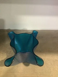 Hand Blown Vintage Blue Glass Vase Fluted Ruffled Edge 6 Inches - Picture 1 of 8