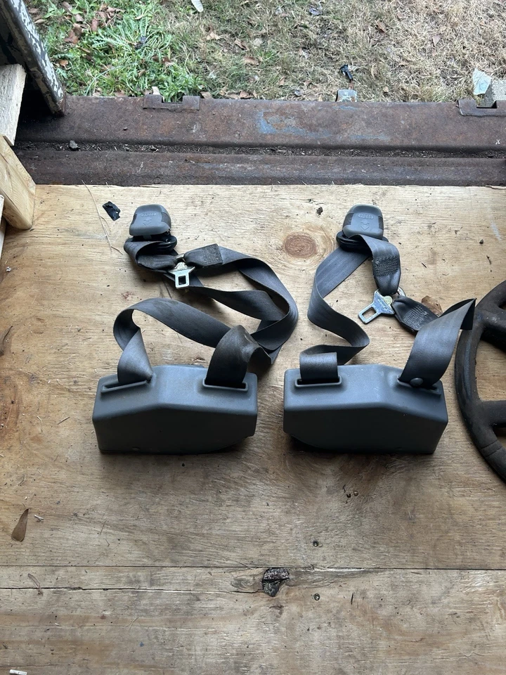 Cinturones de seguridad delanteros 95-99 Chevy GMC Suburban Yukon Tahoe 1996 1997 1998 Foto 1 de 1