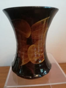 SMALL "DOVE" POTTERY VASE. 10.5 cm high. - Picture 1 of 3