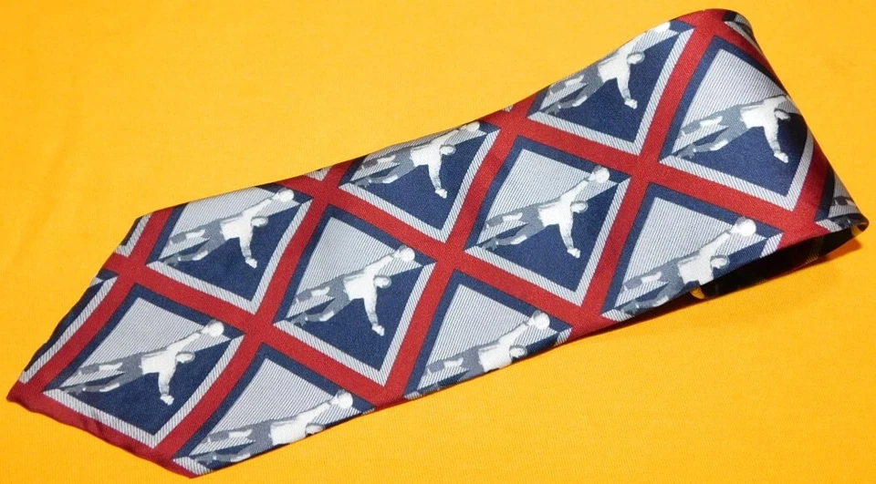 CLAIBORNE SPORT MADE IN U.S.A. BLUE/RED/GREY BASKETBALL MOTIF TIE - NECK TIES. - Imagem 1 de 3