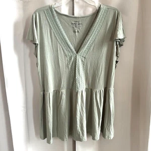 Top de mujer tórrido talla 2X verde encaje peplum tejido súper suave aleteo mínimo 17958 - Imagen 1 de 8