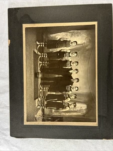 SWORD'S BASKETBALL TEAM 1903-1904 Antique GROUP PORTRAIT PHOTOGRAPH - Afbeelding 1 van 9