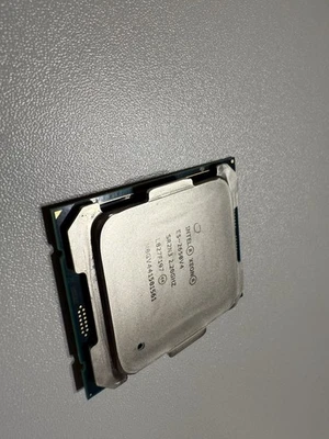 Procesador CPU Intel Xeon E5-2650 v4 SR2XN 12 núcleos 2,20 GHz LGA2011-3 probado Foto 1 de 2