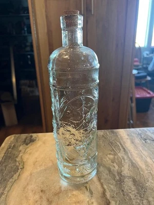 Botella de Vidrio Antigua Decoración Prensada Ornamentada con Corcho - 11.25" Foto 1 de 4