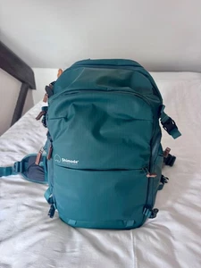 Shimoda Explore V2 25L Women's Camera Backpack Teal – With Starter Kit – BNWT - Picture 1 of 7