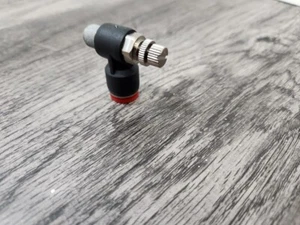 C Push Fitting - Picture 1 of 4