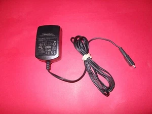 Genuine BlackBerry Micro-USB Mains Wall Travel Charger Model PSM04R-050CHW1(M) - Picture 1 of 2