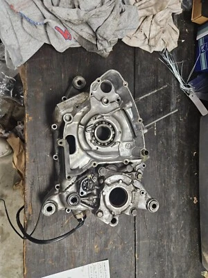 1995 SUZUKI LT 160 QUAD RUNNER ENGINE CASES MOTOR CRANK  LEFT — 第 1/4 张图片