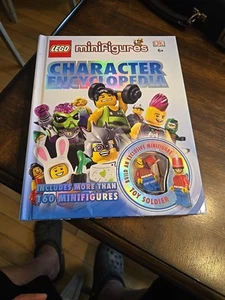 LEGO MINIFIGURES CHARACTER ENCYCLOPEDIA 160 MINIFIGURES 207 PAGES HARDBACK - Picture 1 of 4