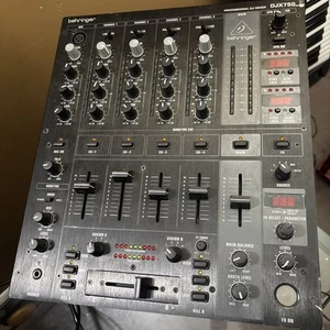 Behringer DJX750 4 Channel DJ Pro Music Mixer Deck FOR PARTS ONLY PLEASE READ - Picture 1 of 4