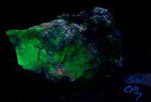 Fluorescent Chalcedony and Magnesite from Burro Creek AZ CM7 - Picture 1 of 10