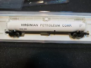 N - Atlas 37132 - 33000 GAL Kesselwagen, Virginian Petroleum LN / Rapido - Bild 1 von 2