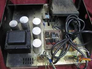 Lowrey Orgelverstärker 4 Kanal Krönung Magic Genie mit Expression Pedal - Bild 1 von 10