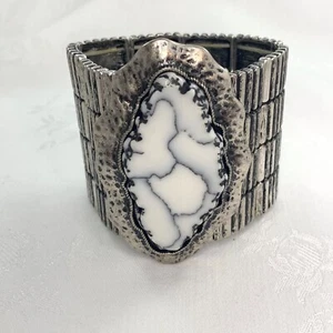 Fashion Stretch Bracelet Large White Glass Faux Howlite Setting Silver Tone - Picture 1 of 9