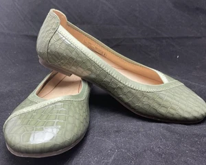 Vionic Caroll olivfarbene Lack-Kroko-Flats Größe 7,5 - Bild 1 von 9