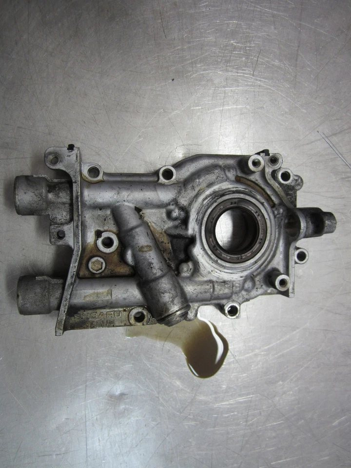 Engine Oil Pump From 2010 SUBARU Outback  2.5 - Image 1 of 4