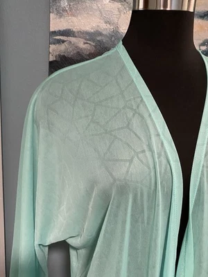 LuLaRoe Lindsay Cubierta Transparente Talla M Aqua Nunca Usada, Nueva Con Etiquetas Foto 1 de 4