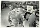 1987 Press Photo Melissa Brooke and kids use computer at A&P store in Charlotte