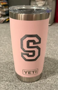 YETI Rambler NUOVO 20 oz. Coperchio in acciaio inox rosa personalizzato Laura S - Foto 1 di 5