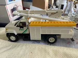 11" DG PRODUCTIONS -1995-1-1 PSO Electric Utility Bucket Truck. working lights - Picture 1 of 3