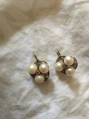 14K WHITE GOLD PEARLS AND DIAMONDS EARRINGS - Image 1 of 4