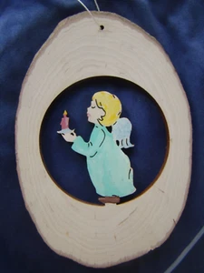 NrF4 Holz Anhänger Engel mit Kerze HANDBEMALT 12 cm hoch - Bild 1 von 2