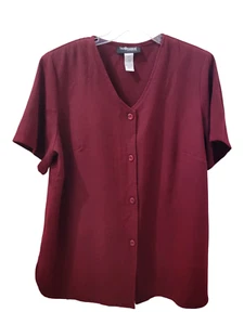 Blusa abotonada Sag Harbor para mujer más 1X hombreras texturizadas rojo oscuro - Imagen 1 de 12