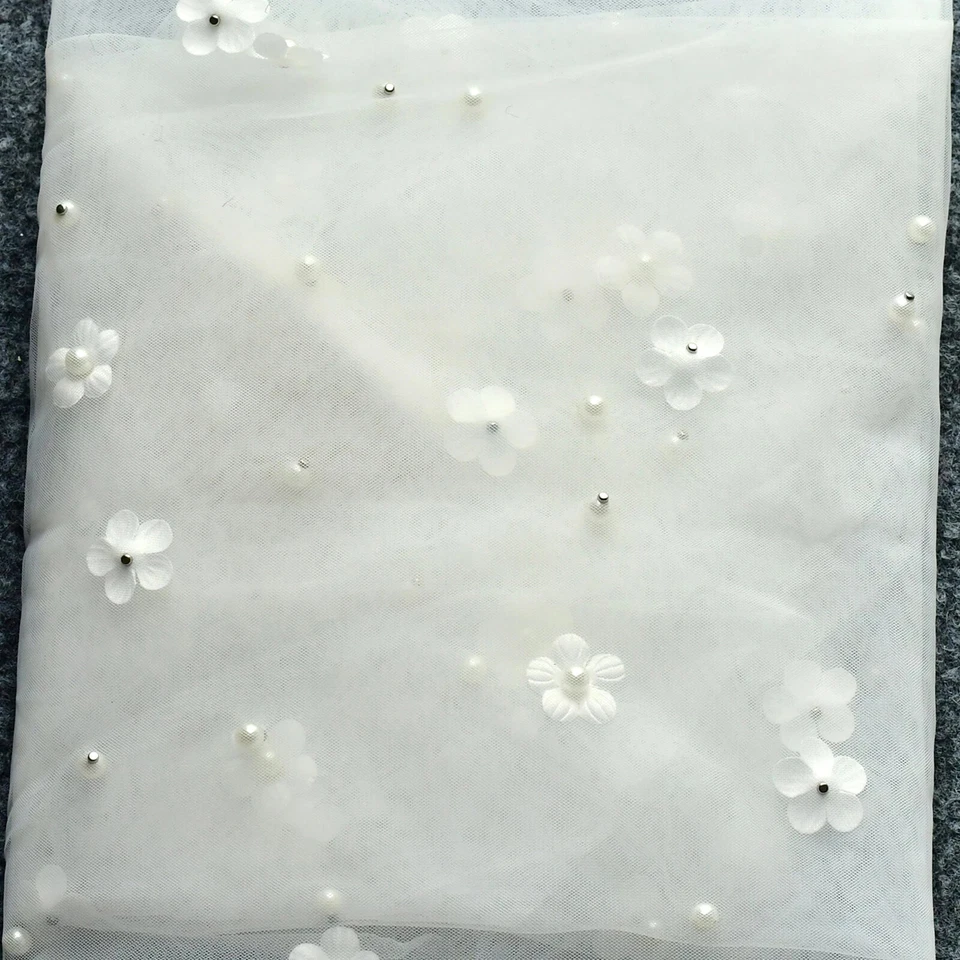 Flowers Bridal Veil Short Pearls Wedding Veil 1 Tier Elegant Wedding Accessories - Image 1 of 4