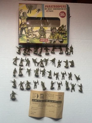 Juego de paracaidistas vintage Airfix Segunda Guerra Mundial años 60 caja ventana HO & OO 1/72 41 piezas Foto 1 de 4