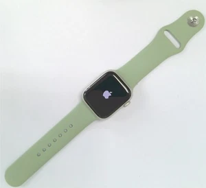 Apple Watch Series 7 - 41mm - GPS - Starlight z zielonym paskiem biustonosz 81% - Zdjęcie 1 z 5