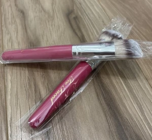 2x Pennelli Trucco TOO FACED Crema Angolare Fondotinta Liquido Pennello -Nuovi in Maniche - Foto 1 di 7